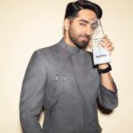 Ayushmann Khurrana Instagram – Dear big screen audience – “Maine tere dil mein ghar hai banaya” 
Thanks for the love you’ve showered on #Dreamgirl2

सामाजिक सरोकार का सितारा 🤍

Shukriya @ndtv for this felicitation. 
And congratulations for the launch of @ndtvrajasthan 🙌