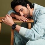 Ayushmann Khurrana Instagram – Naya gaana. Nayi photo. Nayi film. Dekhi kya ab tak? Nahi dekhi toh link is in the bio bro. ❤️

#dreamgirl2incinemas