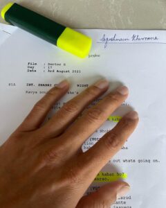 Ayushmann Khurrana Instagram - Doctor G ko ek saal ho gaya. A special film with special people. 🤍 👨‍⚕️ 👩‍⚕️ @rakulpreet @anubhuti_k @shefalishahofficial @sheeba.chadha @ayeshak_ @themadnomaddiaries @JungleePictures @zeemusiccompany