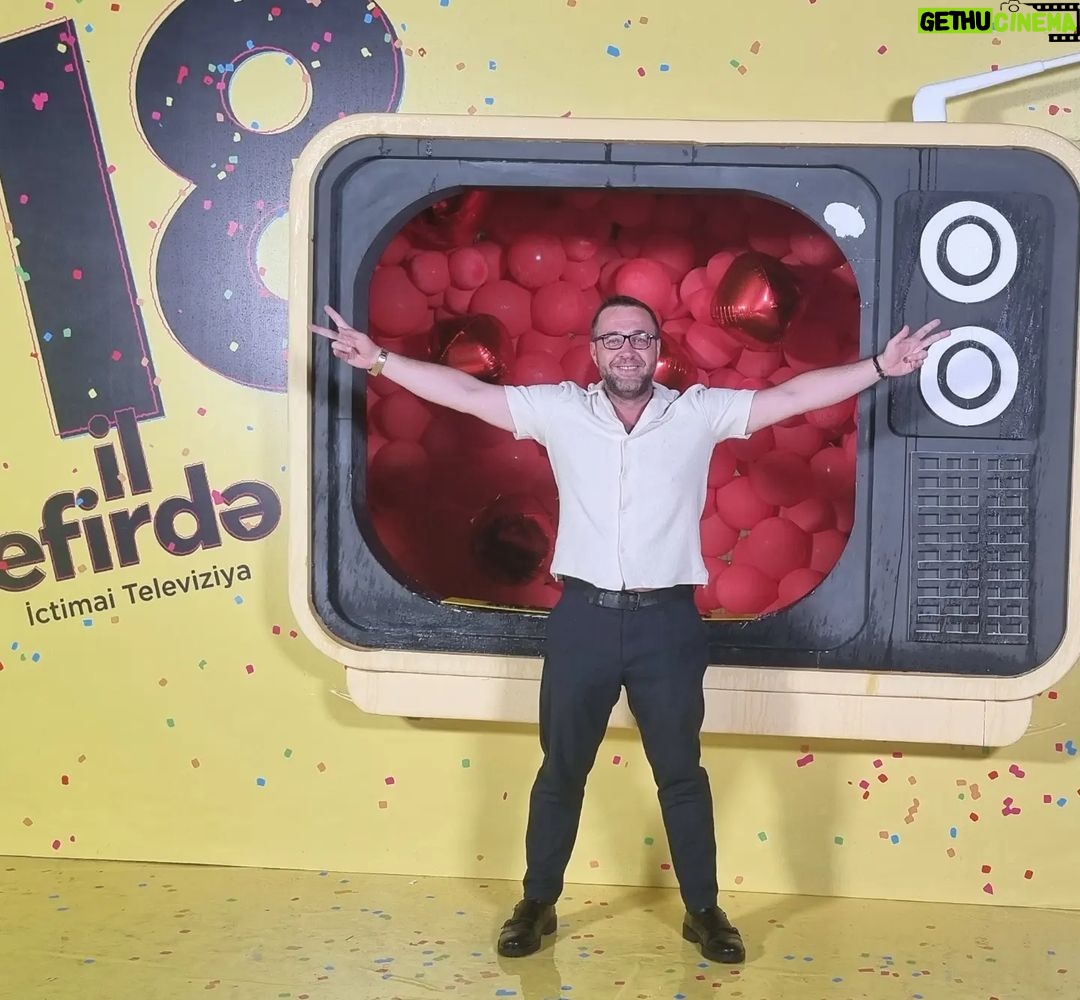 Azer Aydemir Instagram - @ictimaitv.official bir daha mübarəksən...