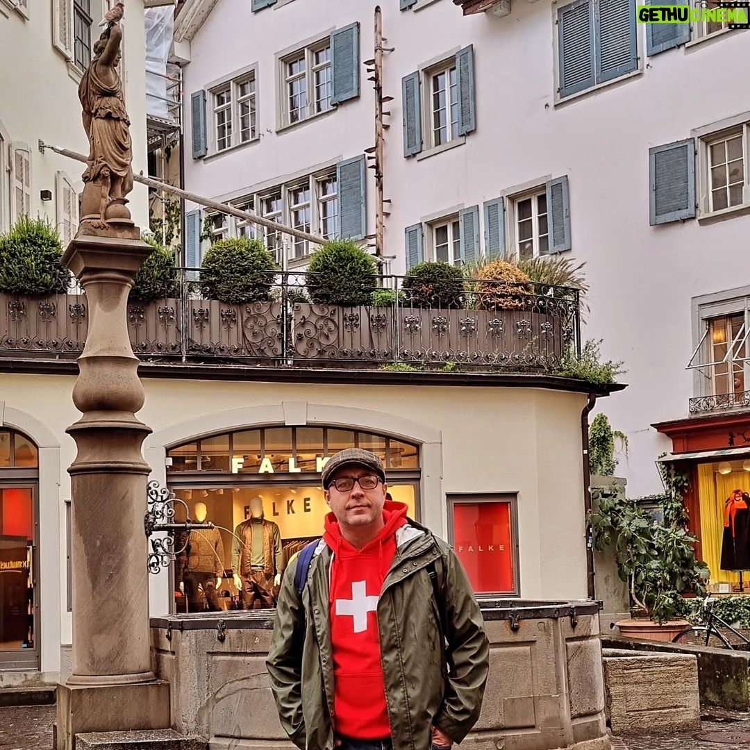 Azer Aydemir Instagram - Zürich. Switzerland 🇨🇭 #october #vibes #switzerland #zürich Zürich, Switzerland