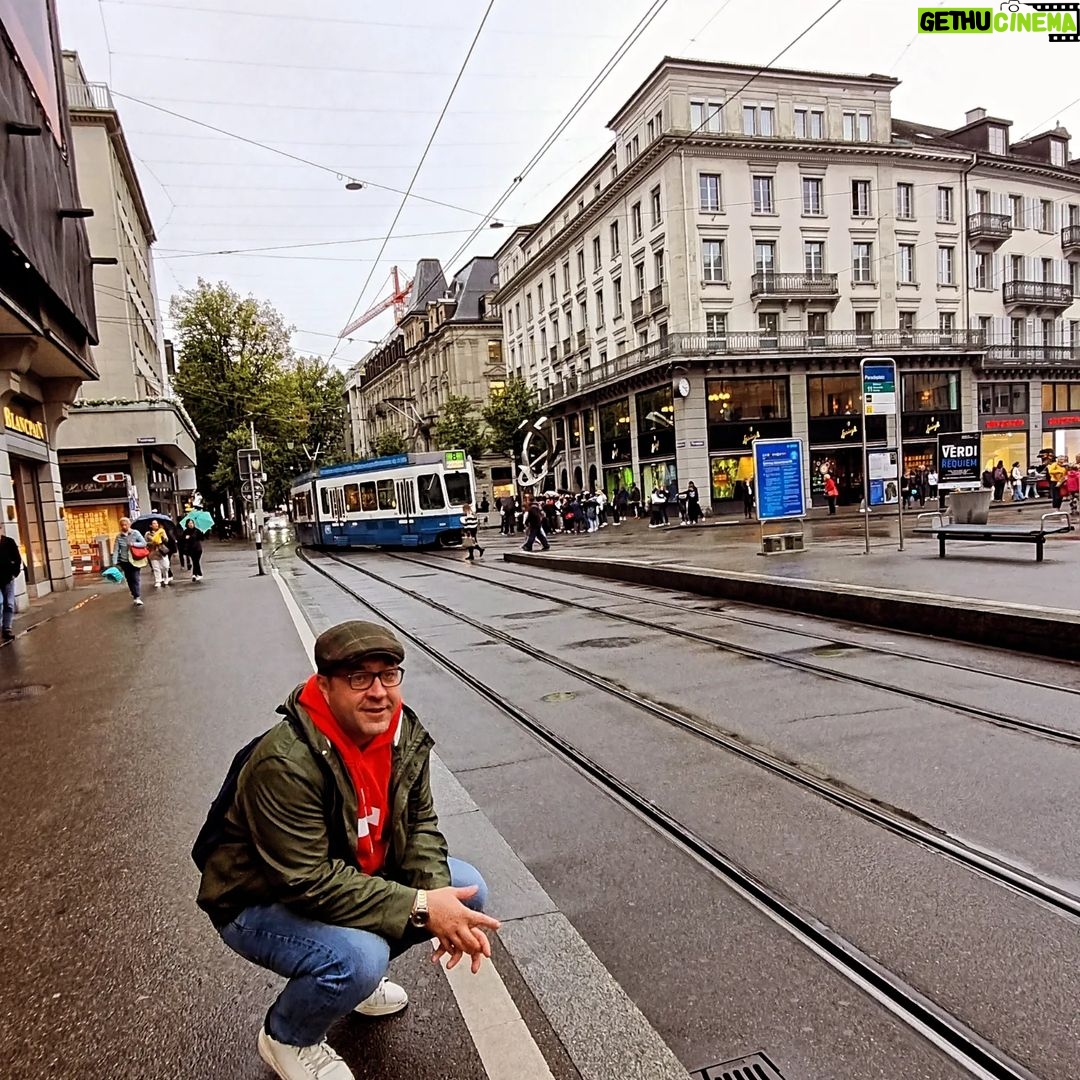 Azer Aydemir Instagram - Zürich. Switzerland 🇨🇭 #october #vibes #switzerland #zürich Zürich, Switzerland