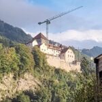 Azer Aydemir Instagram - Vaduz. Liechtenstein 🇱🇮 #cityofdreams #kingdom #october #lichtenstein tenst Vaduz - Principauté de Liechtenstein