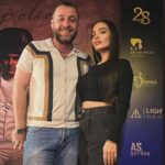 Azer Aydemir Instagram - Bu gün @cinemaplus.aze da "Napoleon" filminin qalasına qatıldıq. @narkahasanova dəvətə görə təşəkkür. Filmə isə əlbəttə söz ola bilməz #joacquinphoenix və #ridleyscott olan yerdə... sadəcə gedib bu tarixi canlı görmək lazımdır. 🍿 CinemaPlus