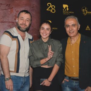 Azer Aydemir Instagram - Bu gün @cinemaplus.aze da "Napoleon" filminin qalasına qatıldıq. @narkahasanova dəvətə görə təşəkkür. Filmə isə əlbəttə söz ola bilməz #joacquinphoenix və #ridleyscott olan yerdə... sadəcə gedib bu tarixi canlı görmək lazımdır. 🍿