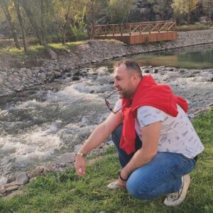 Azer Aydemir Instagram - Həkəri çayı. Laçın. Zəfər günü bayramına hazırlıq prossesi. Allah şəhidlərimizə rəhmət eləsin🙏