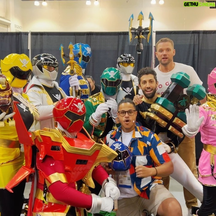 Azim Rizk Instagram - Incredible day so far! I missed you all so much!! There’s still time, come by for a visit! . . . . . . . . #powerrangers #bestfansever #cosplay #powermorphicon #black #green #spandex