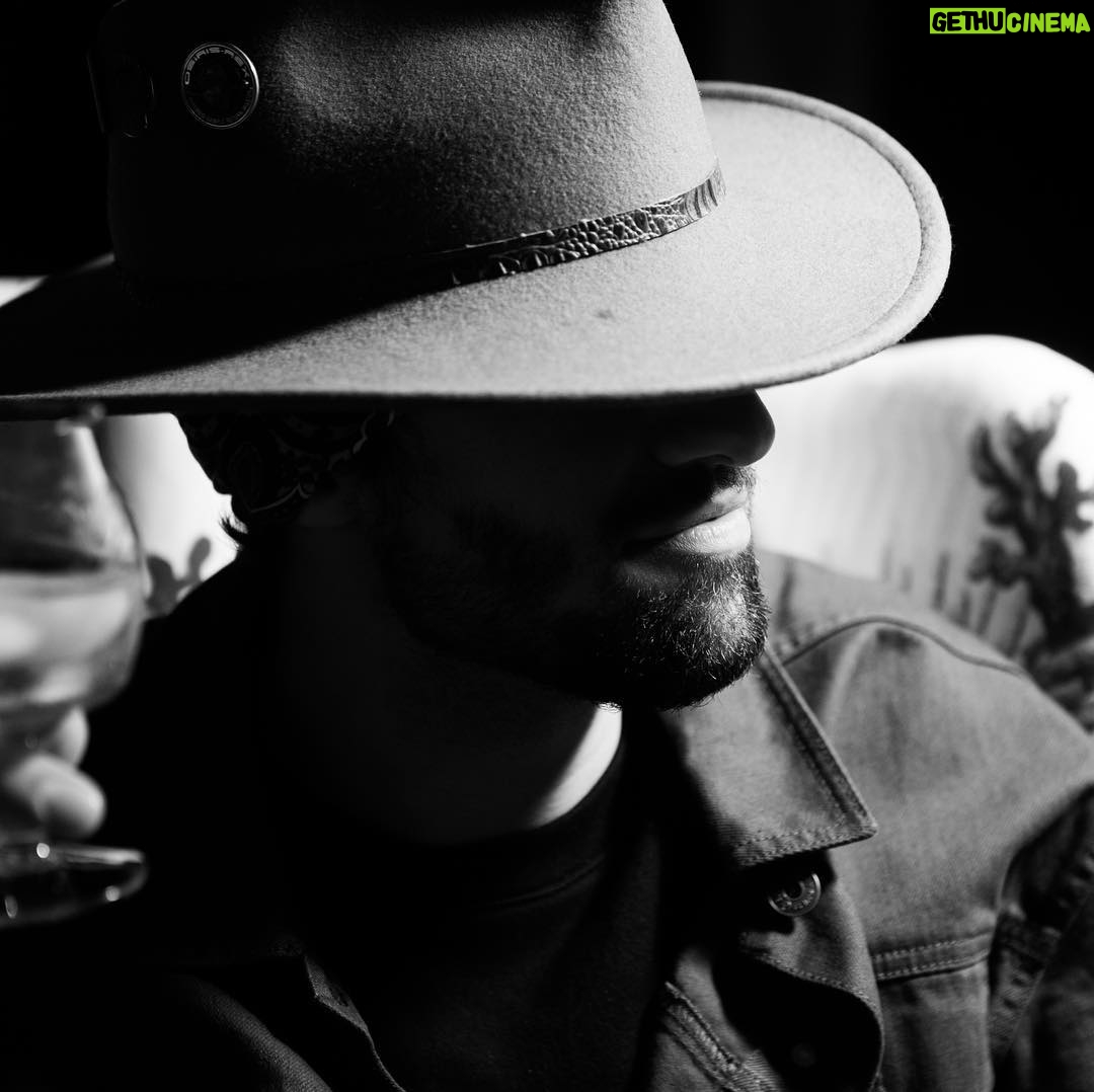 Azim Rizk Instagram - impromptu photoshoot with @kyledespiegler the god of wine and merriment