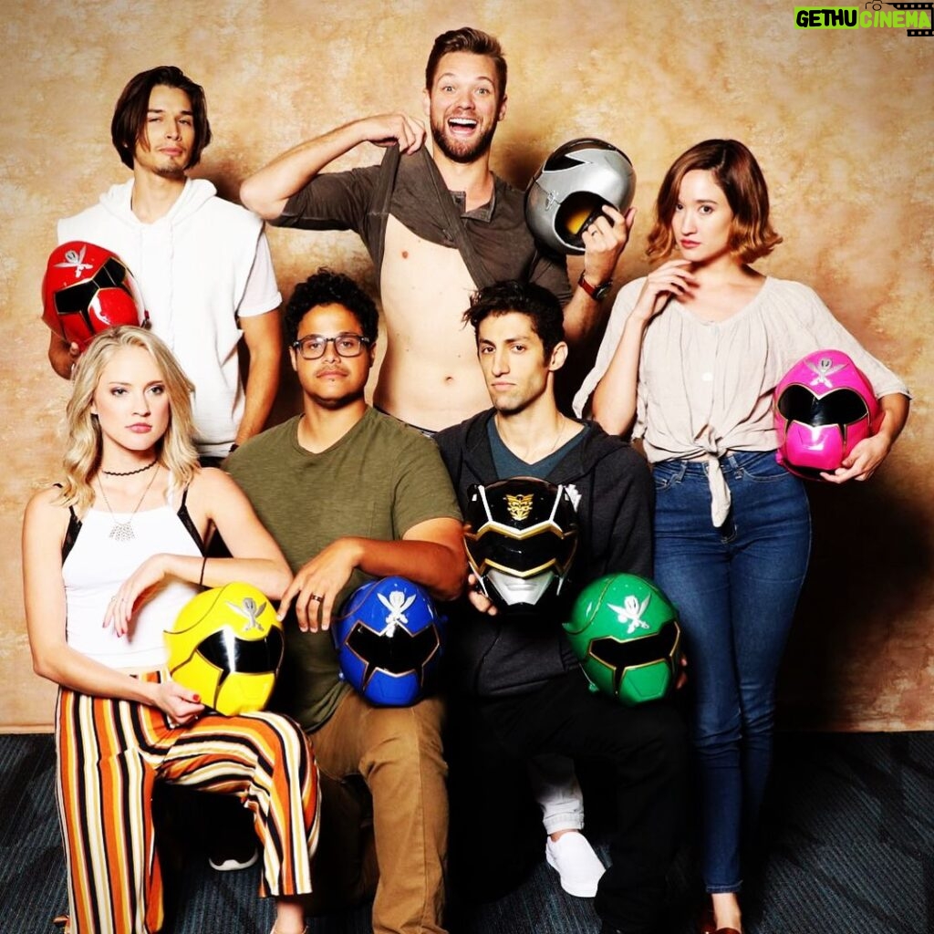 Azim Rizk Instagram - This was the best #powermorphicon yet!! It was incredible to meet all of you, hear your stories, see your tattoos, and get to know you all a bit better. Thanks for making this weekend so wonderful!! #jakethesnake #azimrizk #powerrangersmegaforce #powerrangerssupermegaforce #bestfansever #thankyouall #tattoos #powerrangers #pmc2018 #yellowranger #pinkranger #blueranger #greenranger #blackranger #redranger #silverranger #goldranger #yasuhirotakeuchi