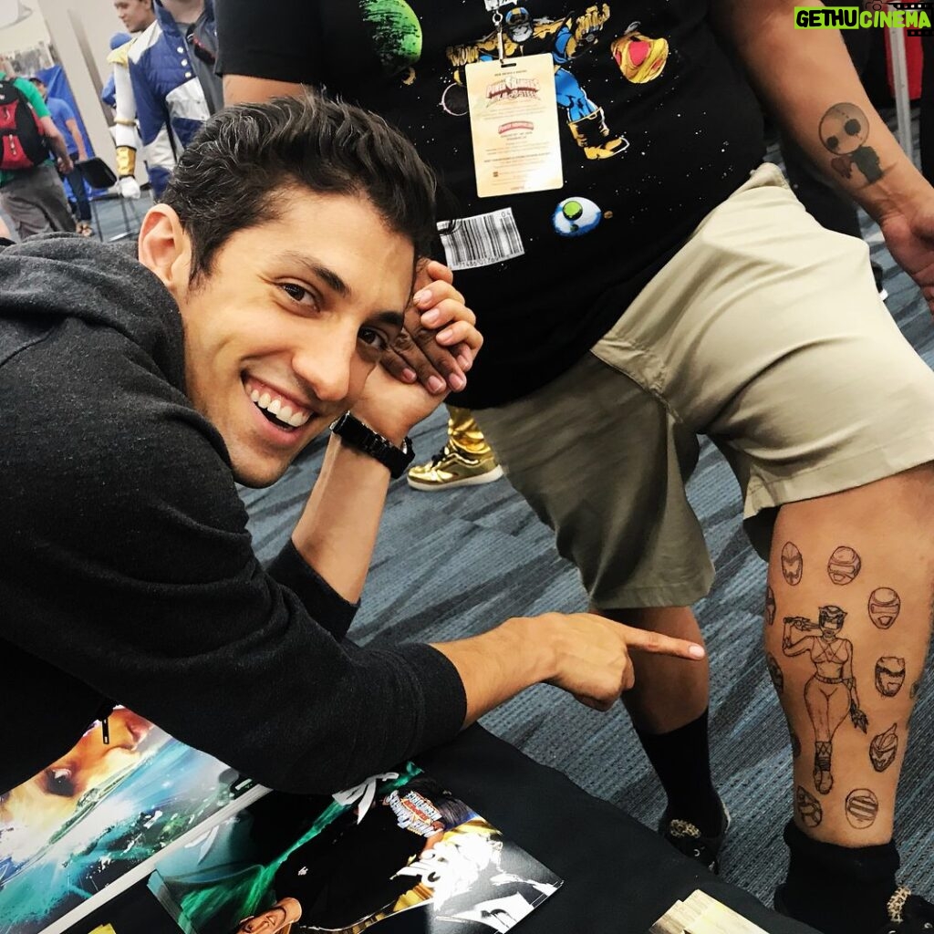 Azim Rizk Instagram - This was the best #powermorphicon yet!! It was incredible to meet all of you, hear your stories, see your tattoos, and get to know you all a bit better. Thanks for making this weekend so wonderful!! #jakethesnake #azimrizk #powerrangersmegaforce #powerrangerssupermegaforce #bestfansever #thankyouall #tattoos #powerrangers #pmc2018 #yellowranger #pinkranger #blueranger #greenranger #blackranger #redranger #silverranger #goldranger #yasuhirotakeuchi
