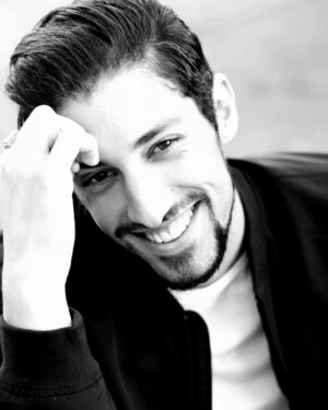 Azim Rizk Instagram - @kyledespieglerphotography makes me feel pretty #thursday #imthinkingaboutfood #photography #photoshoot #tbt