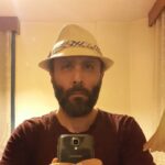 Aziz Kedi Instagram – evde bulduğum bu şapkayı taktığım anda ARANJÖR oldum. çabuk bana beste gönderin! chill out bir altyapı döşeyecem çok avrupai, hemen haydi!