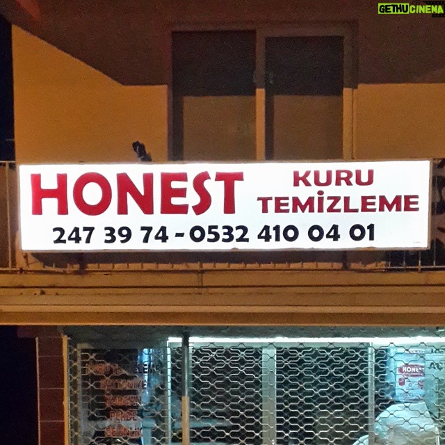 Aziz Kedi Instagram - - bluzunuzu yanlışlıkla yaktim. ayrıca çok şişmansınız. - aa? - çık git burdan kumpir!