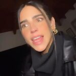 Bárbara de Regil Instagram - Dump 🍒 Estos días MARAVILLOSOS días 💕 1: posando “casual” con mi pelo divino de @karladelcampohairextensions 2: mis bebés 🤎🤎🤎🤎🤍 3: con @elzorromarroquin entrenándome 4: ENTRENADO 5: selfie con mi bebé 6:pisamos mojado 💦 jajaja 7: de las manos de @mariavillalonart a mi comedor 👑 9: enamorada 💌 beso en todos lados 10: mensaje motivacional ♥️