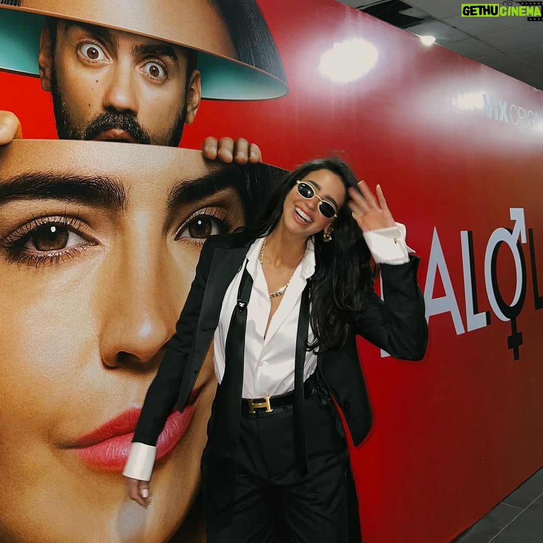 Bárbara de Regil Instagram - LALOLA 🍆 Este viernes 2 de febrero se estrena x VIX ! Lista para que me vean perder el Glamour 🎀 ( en donde está VIX? = en la plataforma de Amazon Prime, puedes encontrarla o baja la APP ) 🤎 en la última foto le presté mis lentes a Kai Mexico City, Mexico