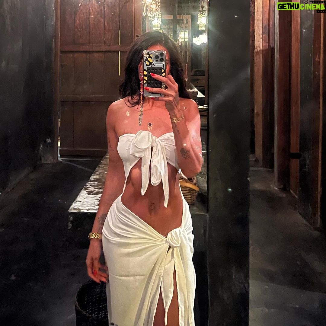 Bárbara de Regil Instagram - 🐚 Tulum Beach