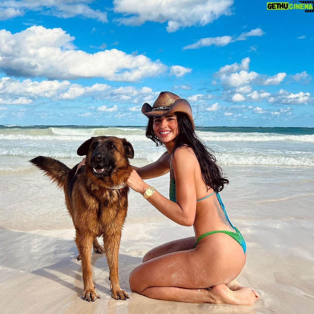 Bárbara de Regil Instagram - 🐚 Tulum Beach