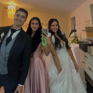 Bárbara de Regil Instagram - Puedo contar este día como uno de los mejores de mi vida 💒 💍
Solo por que  Verte así de feliz me llenó el corazón y me hizo muy feliz @mikaderegil TE AMO TE AMO 
y amo al hermano que nos diste @jaco.bach ❤️