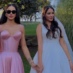 Bárbara de Regil Instagram - Puedo contar este día como uno de los mejores de mi vida 💒 💍
Solo por que  Verte así de feliz me llenó el corazón y me hizo muy feliz @mikaderegil TE AMO TE AMO 
y amo al hermano que nos diste @jaco.bach ❤️