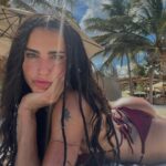 Bárbara de Regil Instagram - “Photo Dump” 🌴🥥 La ultima foto me tiene loca 🤤 Tulum Beach