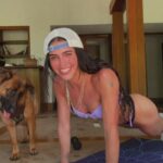 Bárbara de Regil Instagram - 20 minutos de ABS y Cardio ❤️‍🔥 desde la selva 🎋☄️🌈🦎🐗🪸 FELIZ ! Se las dejo con cariño ❤️ no te pido que compartas te pido que LA HAGAS ❤️ y te muevas ! Imanta Resorts