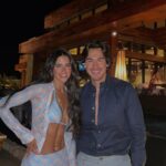 Bárbara de Regil Instagram - Te quiero ver triunfar en todo lo que hagas 🤍 y no solo quiero verte , quiero empujarte a lograrlo , tomarte de la mano y festejar contigo SIEMPRE ❤️ Feliz cumpleaños al hombre que me da vida todos los días 🎁🎂🎊 eres mi ilusión y mi compañero para siempre @ferschoenwald TE AMO SIN CONTROL Y PARA SIEMPRE