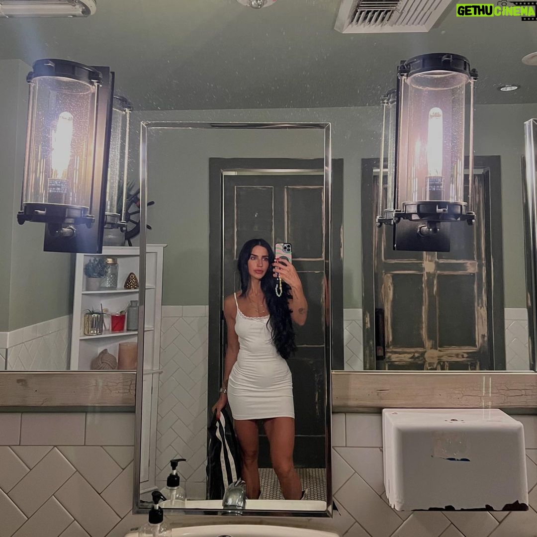 Bárbara de Regil Instagram - Amo mi vida . Los Angeles California