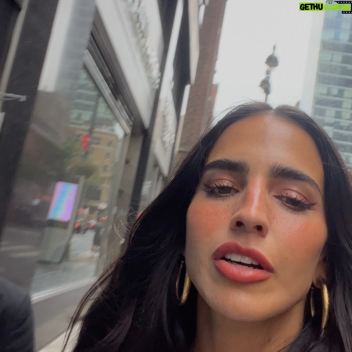 Bárbara de Regil Instagram - Viviendo un sueño que no es mío pero lo vivo como si fuera mío @marderegil._ FASHION WEEK 🗽 New York City, NY