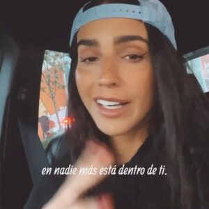 Bárbara de Regil Instagram - Me acepto , soy suficiente , doy el Máximo con amor  y creo paz en mi mente y corazón ♥️ Repítelo