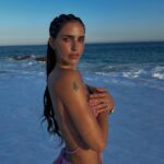Bárbara de Regil Instagram - El viernes en la tarde mientras hacia pruebas de cámara para un nuevo proyecto me dijeron que tenía libre el sábado … tome un vuelo a las 8 pm para llegar de sorpresa a la despedida de soltera @mikaderegil ( ULTIMO VIDEO 😢. LLOREN CONMIGO DE VER SU REACCIÓN AL VER QUE LLEGUE ) Solo fui 1 día pero valió TODA LA PENA , te amo hermana ❤️ y la pase INCREÍBLE CON TODO EL TEAM Cabo San Lucas, Mexico