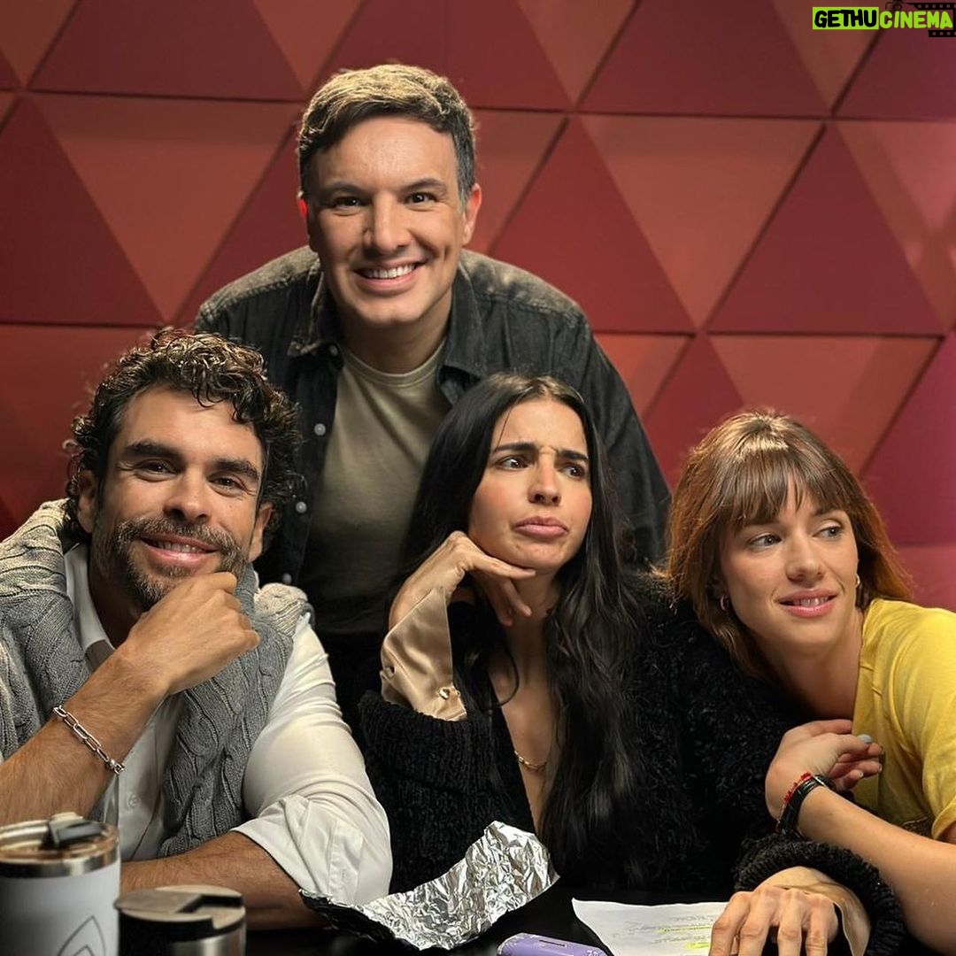 Bárbara de Regil Instagram - Días buenos y otros MUY BUENOS It’s a wrap ‼️👋🏻🎬 LALOLA 🍆 Interpretar a LOLA fue algo totalmente diferente , meterme en la piel de Lola es algo que NUNCA voy a olvidar 🥹 y estoy segura Van a AMARLA Y A REÍRSE HORAS🙏🏻❤️ GRACIAS @analo por que no solo conocí a una directora profesional , divertida y muy muy inteligente , me llevo a una amiga para siempre - una directora que aprendió a Conocerme y confío en mi - Ana lo TE AMO ❤️ Me llevo experiencias impresionantes y muchos amigos de este gran proyecto que admiraba y ahora admiro más @alexdelamadrid te amo muchísimo @pamohpam siempre juntas @laperezreyes eres un sol caminando @gonzalogarciavivanco tantos años y sigues siendo el mismo Niño increíble @alexisayala te admiraba y ahora mas ! @epyvelez eres una gran actriz y ahora mi amiga @fran_aronsson que escenas tan hermosas juntas te quiero @adrianamontesdeo como me divertí contigo te quiero @carmen_madridofficial gracias por tu generosidad @aguilasochochris eres maravilloso! @diego_amoz mi hermanito para siempre te adoro tanto En especial GRACIAS @ferschoenwald por que es el amor de mi vida , pero sin ti no sería posible esto … por que ? Bueno por que TÚ eres esa persona que me recuerda que si puedo, que me da ánimos cuando no puedo más , me apoya en todoooooo . Te amo para siempre ❤️ Gracias @anaceliaurquidi y @joshuamintzoficial desde hace años por confiar en mi y por creer que puedo llenar a un personaje tan complejo . Son su fan ! Mexico