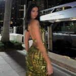 Bárbara de Regil Instagram – Premios lo nuestro ✨ Que noche tan mágica ✨ 
Maquillaje y Peinado : YO ❤️
Stylist: @palomaduluc 
Dress: @juancarloscollazocouturier 
El team :
 @vix @univision @premioslonuestrotv @markatalent @joseinla Miami, Florida