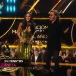 Bárbara de Regil Instagram – Premios lo nuestro ✨ Que noche tan mágica ✨ 
Maquillaje y Peinado : YO ❤️
Stylist: @palomaduluc 
Dress: @juancarloscollazocouturier 
El team :
 @vix @univision @premioslonuestrotv @markatalent @joseinla Miami, Florida