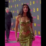 Bárbara de Regil Instagram - Premios lo nuestro ✨ Que noche tan mágica ✨ Maquillaje y Peinado : YO ❤️ Stylist: @palomaduluc Dress: @juancarloscollazocouturier El team : @vix @univision @premioslonuestrotv @markatalent @joseinla Miami, Florida