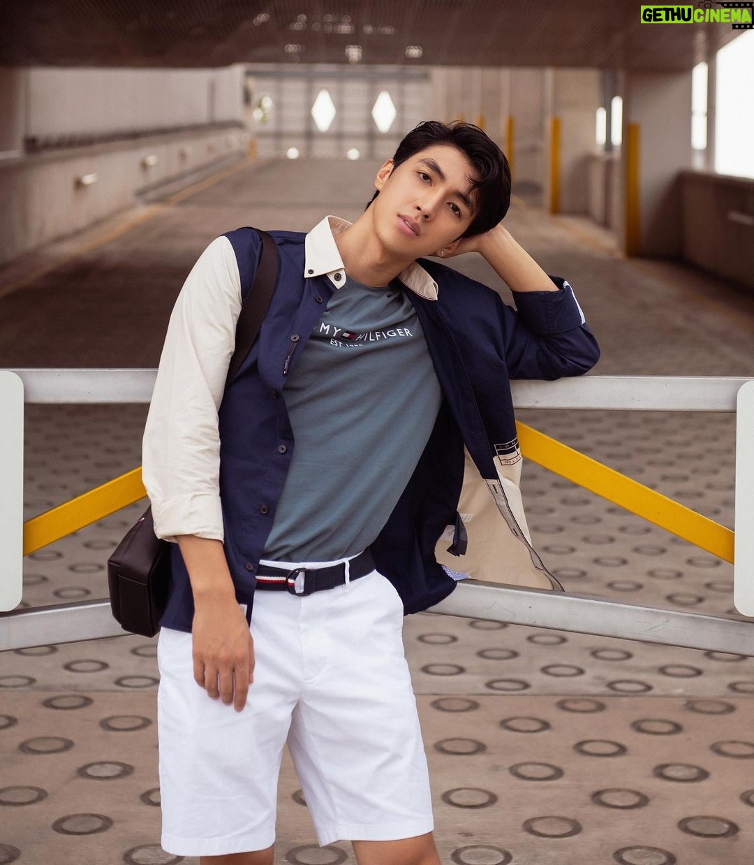 Bình An Instagram - Xuống phố thứ 4️⃣, phối đồ cực style cùng #tommyhilfiger