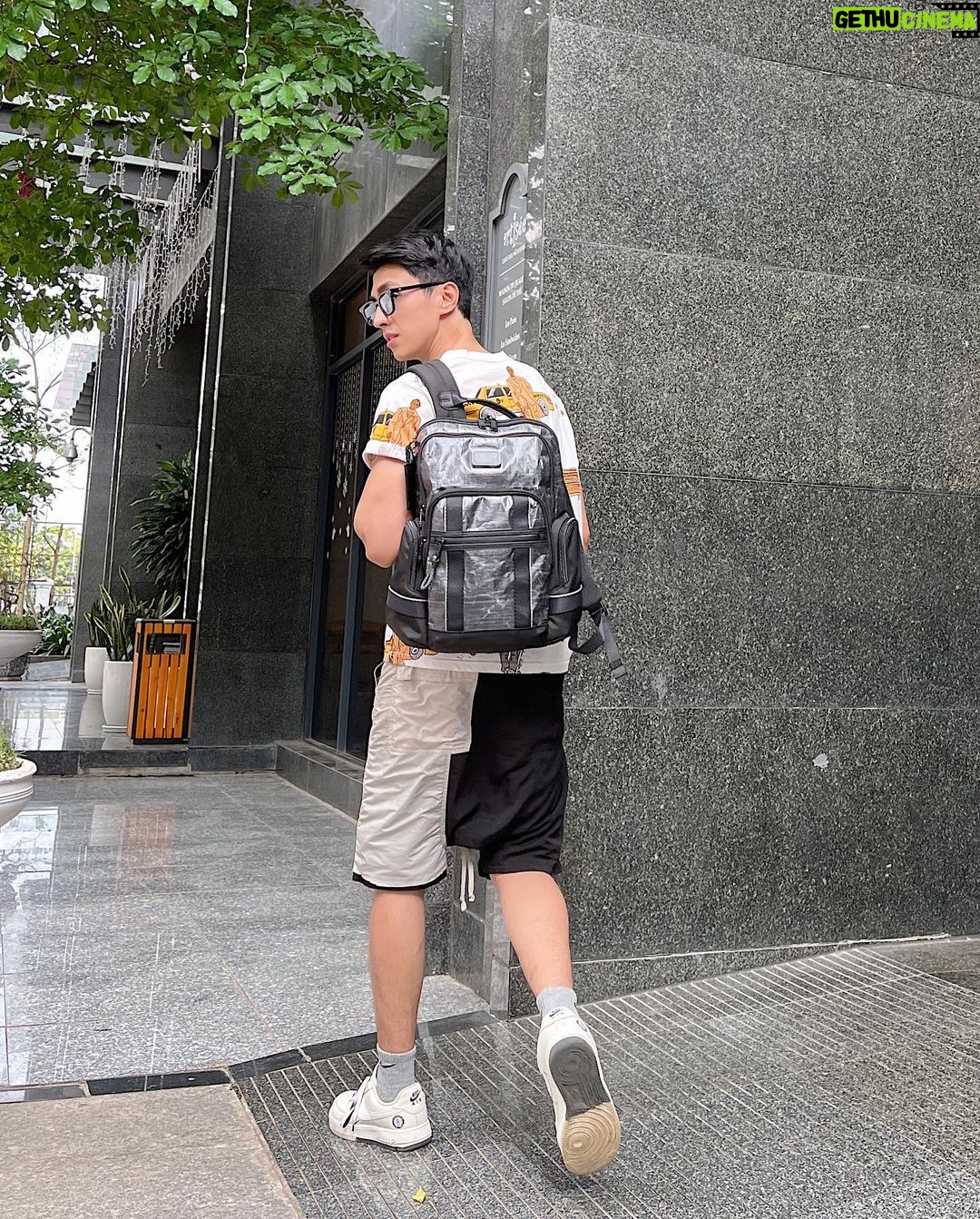 Bình An Instagram - Mọi chuyến đi không thể thiếu Tumi 😜 #tumitravel #TUMI #Tumivn