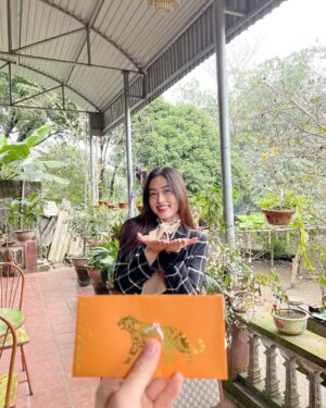 Bình An Instagram - Hành trình hơn 50 ngày giữ chiếc nhẫn này cũng hơi run, lộ cái là hỏng cả kế hoạch cầu hôn ngay...
Về với chủ nhân đích thực của mày nhé nhẫn, bye bye 💪💪💪