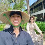 Bình An Instagram – “Một trong những trải nghiệm mình cực thích ở @fsnamhai là đạp xe đạp loanh quanh resort dưới thời tiết mát mẻ, hít hà không khi cỏ cây cực kì dễ chịu. Vừa giúp hai đứa mình refresh đầu óc sau những ngày quay cuồng với công việc, vừa vận động cho cơ thể khoẻ mạnh. 
#FourSeasons #FSNamHai Four Seasons Resort The Nam Hai, Hoi An, Vietnam