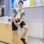 Bình An Instagram – Sẵn đang cần sắm đồ mới cho dịp hè này, nên An ghé vào @hla_global dạo chơi thử. Mà không ngờ còn đến ngay khoảng thời gian HLA đang có chương trình khuyến mãi nữa chứ. Kết quả là An tậu mấy bộ liền luôn!

Trang phục ở đây có thiết kế đa dạng từ năng động, phóng khoáng đến lịch lãm, trưởng thành,.. Chất liệu được sản xuất theo công nghệ độc quyền HLA Tech để cho ra những sợi vải bền bỉ, mát lạnh, kháng khuẩn, không nhăn,… Ngoài ra, BST Gấu Qee mới nhất đã chính thức lên kệ tại tất cả cửa hàng HLA rồi đó!

Chương trình ưu đãi Mid Season Sale 50% diễn ra từ ngày 1/6 đến 21/8, mọi người tranh thủ ghé thăm cửa hàng HLA gần nhất và sắm cho mình những bộ outfit mới đi chơi hè luôn nhé.
#hlavietnam