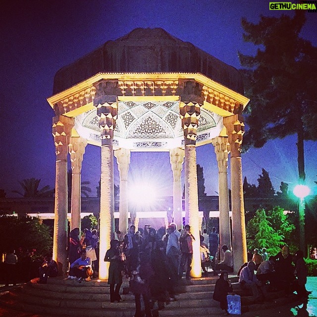Babak Hamidian Instagram - رسید مژده که ایام غم نخواهد ماند / چنان نماند و چنین نیز نخواهد ماند #شیراز همیشه زیبا #حافظیه #اکنون