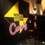 Babben Larsson Instagram - Kurs idag. Uppspel 18.00. Välkomna! #norrabrunncomedy #surbrunnsgatan #workinprogress #frökenbabben