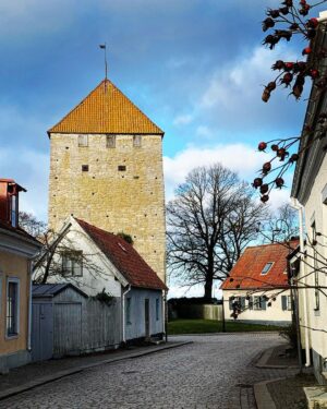 Babben Larsson Instagram - Fin väg till jobbet idag.
#visby #beautifuldestinations