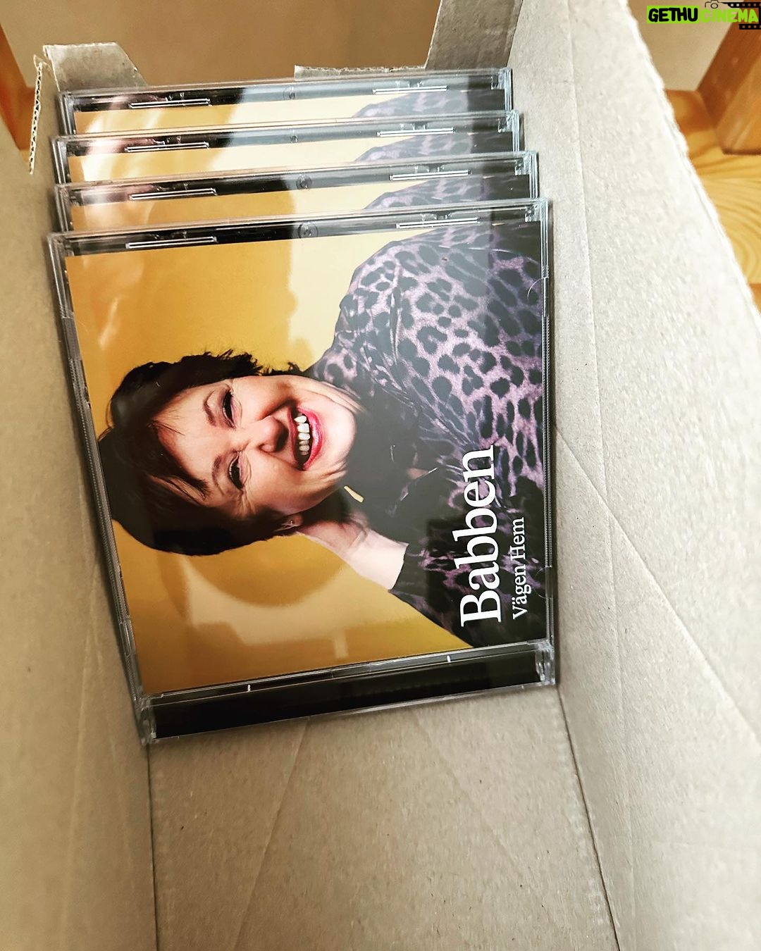 Babben Larsson Instagram - Grattis jazzlovers i Karlstad! Stora Coop Bergvik har fått en ny avdelning idag där ni kan hitta den här!
