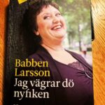 Babben Larsson Instagram - Tips för hängmattan: min första bok -som varit slutsåld länge - finns nu i storpocket. Länk i bio!