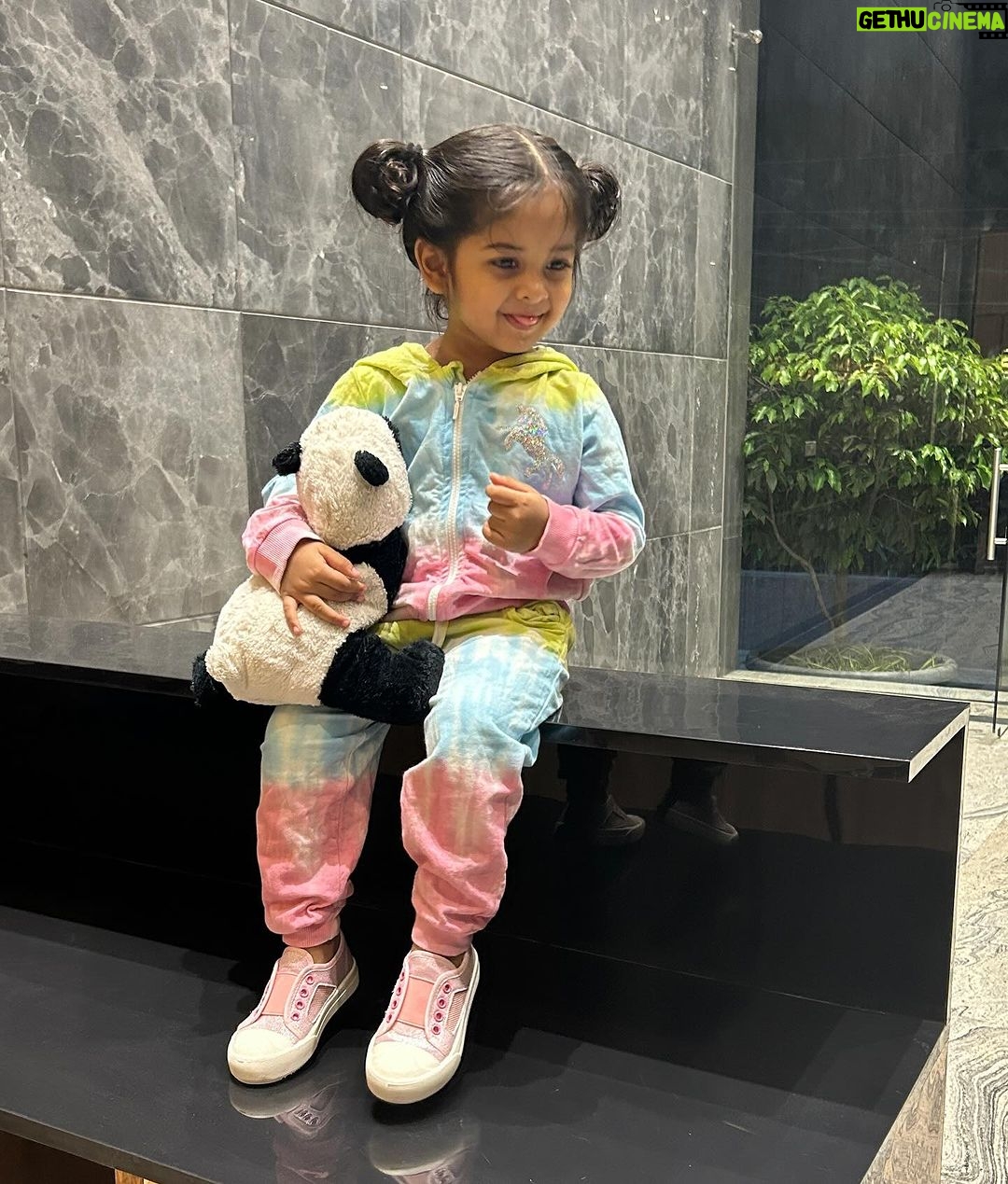Baby Vedya - 118 Likes - Last Pose is my favourite 😜
Outfit & shoes: @firstcryindia
#babyvedya #firstcry