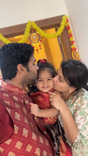 Baby Vedya Instagram - Maa Kanuma panduga 🙏

కనుమ పండుగ శుభకాంశాలు 🙏
🌼 🌾 🔥 
Outfit: @vedyavastralaya 
Follow @babyvedya
#babyvedya
#babyfever #babiesofinstagram #babyshop #babymodel #babiesofig #babyfashion #babiesenthusiasts #babyphotography #2yearsold #babyreels #babyvideos #babygirl #baby #angel #instablackandwhite #babieswithstyle #cutiepies #model #newborn #instababy #teluguyoutube #reelsviralvideo #2years 
#trendingreel #viralvideo #reelsviral #teluguvlogs #teluguvlog #minivlog