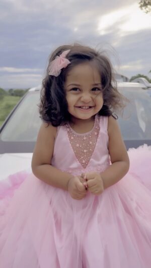 Baby Vedya Instagram - Navvu chaalu 🌸
Outfit: @disha_creationz 
Location: @ananthagirihills_vikarabad