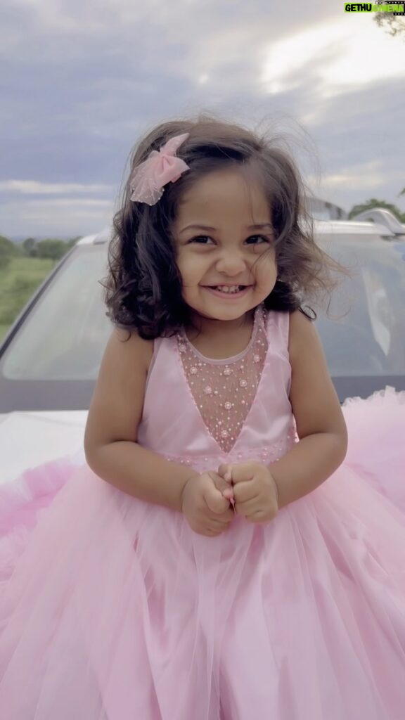 Baby Vedya Instagram - Navvu chaalu 🌸 Outfit: @disha_creationz Location: @ananthagirihills_vikarabad Hyderabad