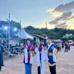 Bae Hyun-jin Instagram – #봉산탈춤다모여라 #제1회축제  #남산에서 

봉산사자와 격렬하게 보낸 낭만달밤🌛

마당극의 대가 김종엽 선생님 
봉산탈춤 보존회 윤기종회장님
그리고 축제홍보대사 배우 손병호님
모두 봉산탈춤의 대가들이신데-

TV로만 뵙던 대배우님들과
멋진 하루 보냈습니다 ♡

#집행위원장 #배현진 #얼쑤 #20년만에장구침