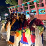 Bae Hyun-jin Instagram – #봉산탈춤다모여라 #제1회축제  #남산에서 

봉산사자와 격렬하게 보낸 낭만달밤🌛

마당극의 대가 김종엽 선생님 
봉산탈춤 보존회 윤기종회장님
그리고 축제홍보대사 배우 손병호님
모두 봉산탈춤의 대가들이신데-

TV로만 뵙던 대배우님들과
멋진 하루 보냈습니다 ♡

#집행위원장 #배현진 #얼쑤 #20년만에장구침